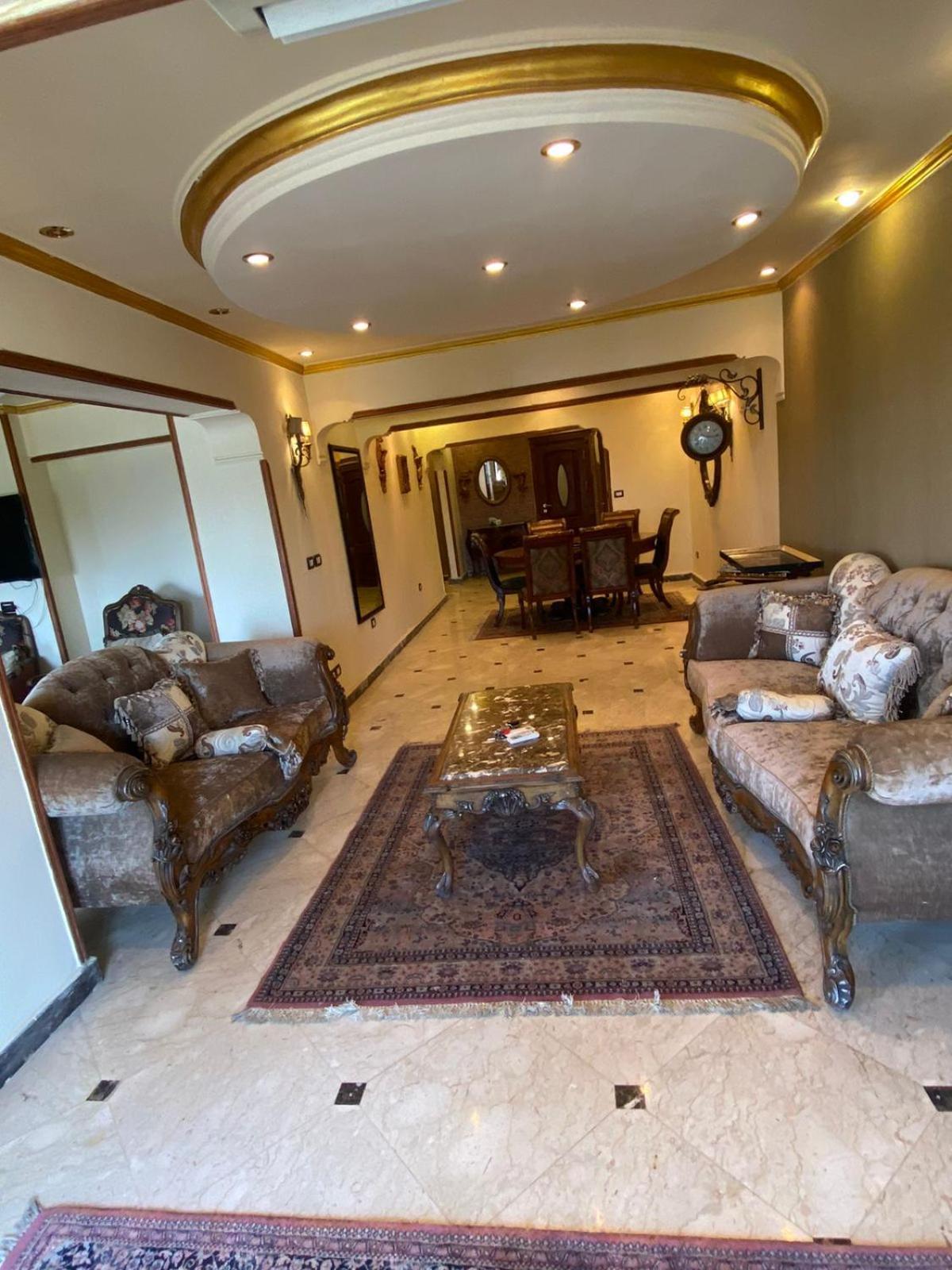 شقه بالمنيل اطلاله النيل Appartement